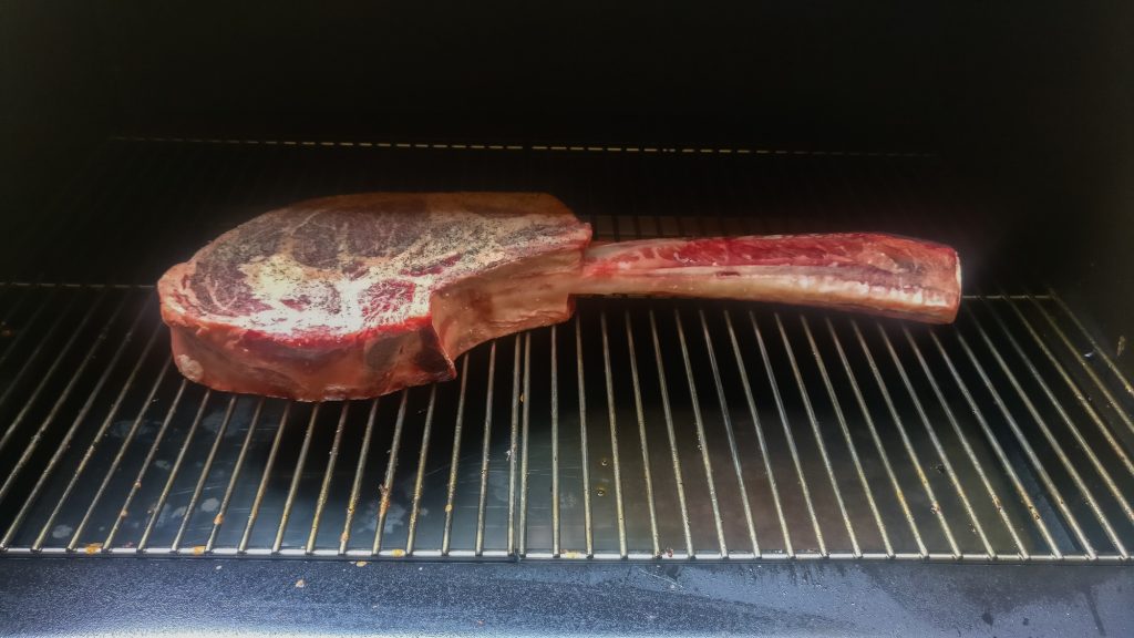 Tomahawk_Steak_2