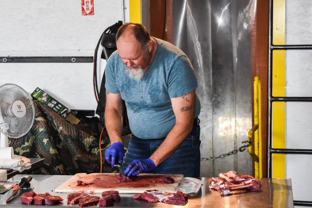 how_to_butcher_a_deer_09