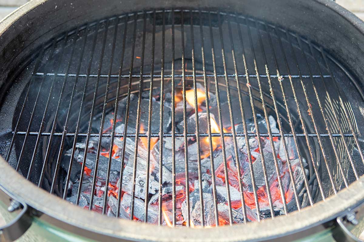 Searing Prime Rib Roast over Direct Heat How to Smoke a Prime Rib on a Big Green Egg