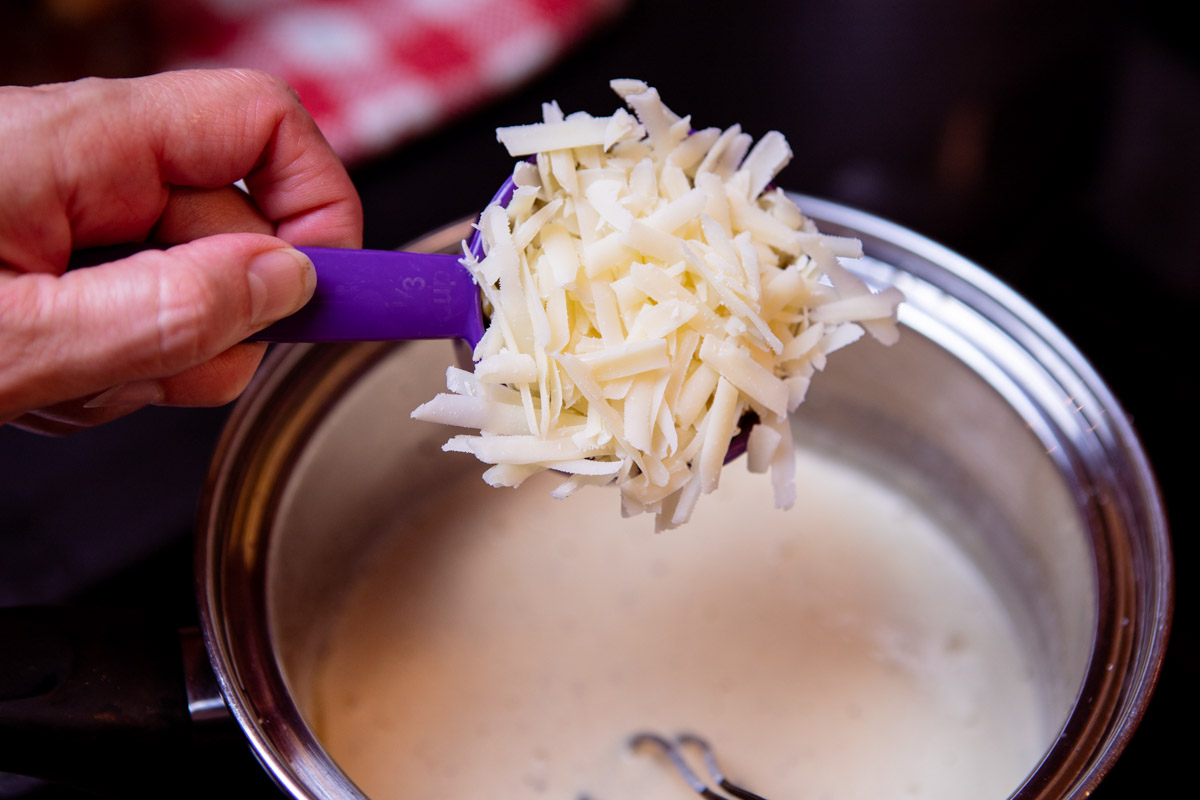 Smoked_Chicken_Cordon_Bleu_24_Sauce