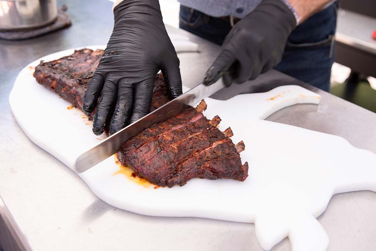 Slicing Smoked Ribs Slicing Smoked Ribs