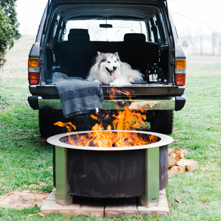 https://www.meadowcreekbbqsupply.com/wp-content/uploads/2023/05/Breeo_X_Series_Smokeless_Fire_Pit_Lifestyle_11-768x768.jpg