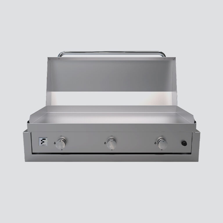 Fusion GFE105 Three-Burner Gas Griddle With Stainless Steel Lid on Insulating Liner