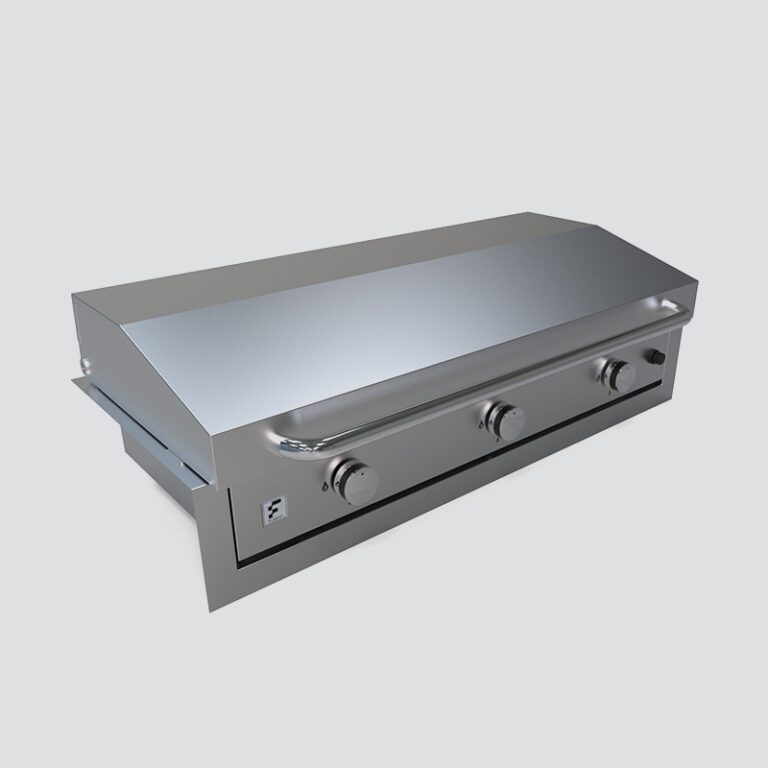 Fusion GFE105 Three-Burner Gas Griddle With Stainless Steel Lid on Insulating Liner
