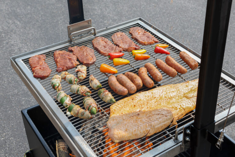 Adjustable Grate on Meadow Creek SMFP34 Fire Pit