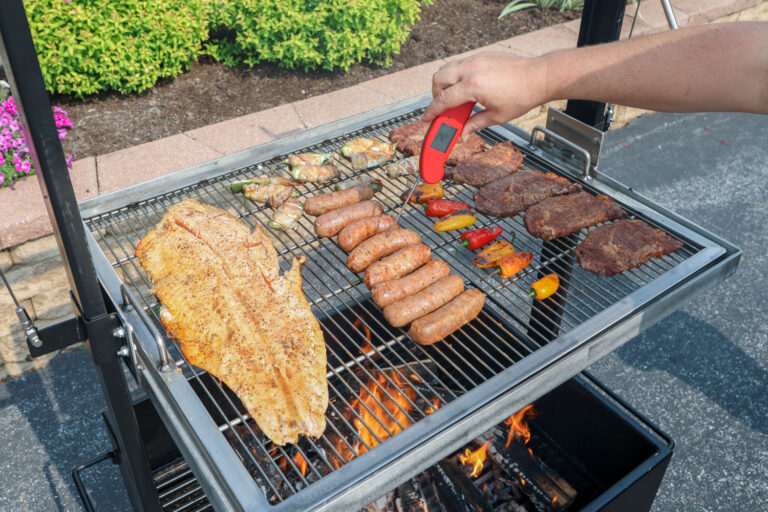 Adjustable Grate on Meadow Creek SMFP34 Fire Pit